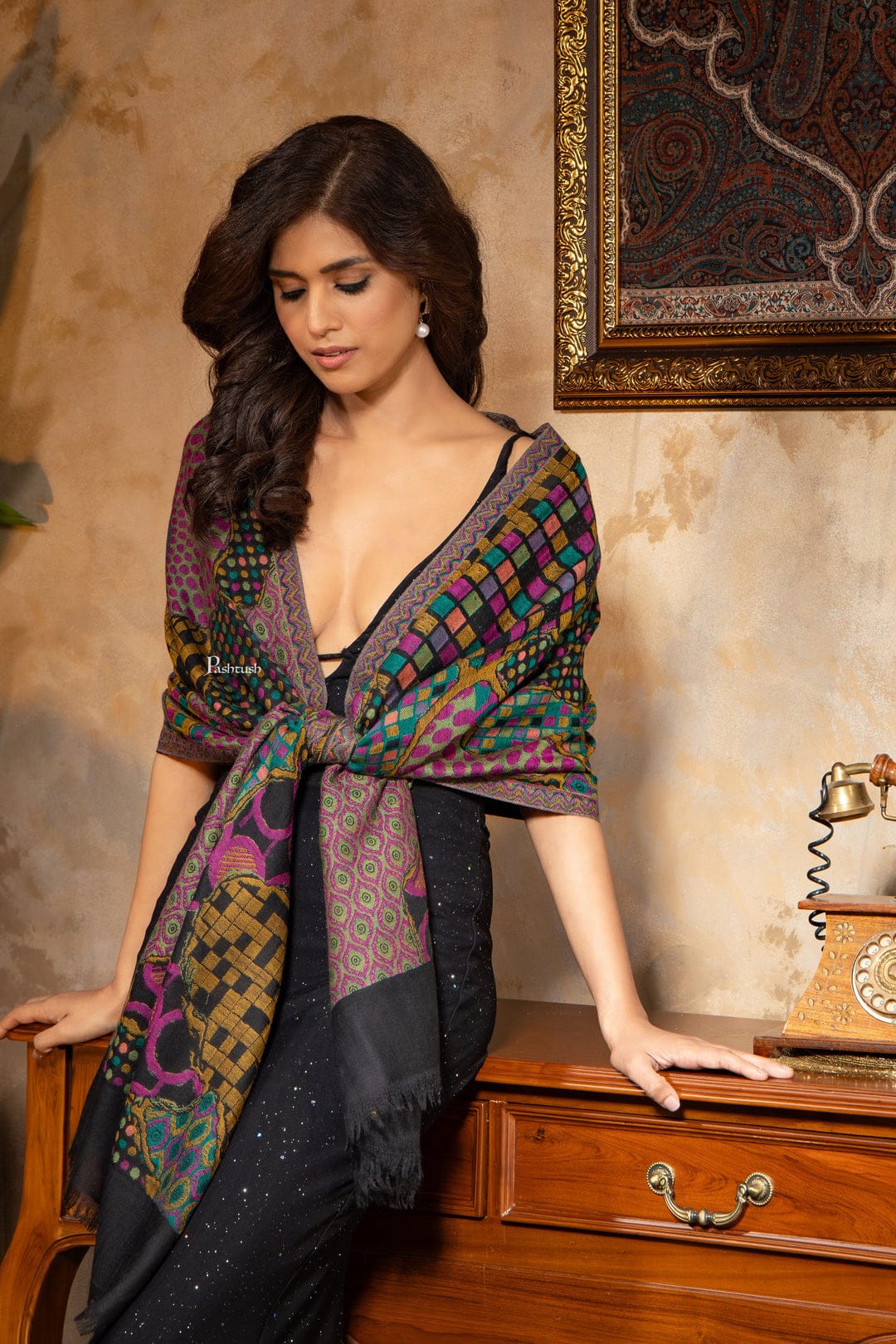 Pashtush India Gift Pack Pashtush His and Her Gift Set of 100% Pure Wool Stoles, Green and Black, Packaged in Keepsake Wooden Chester Gift Box