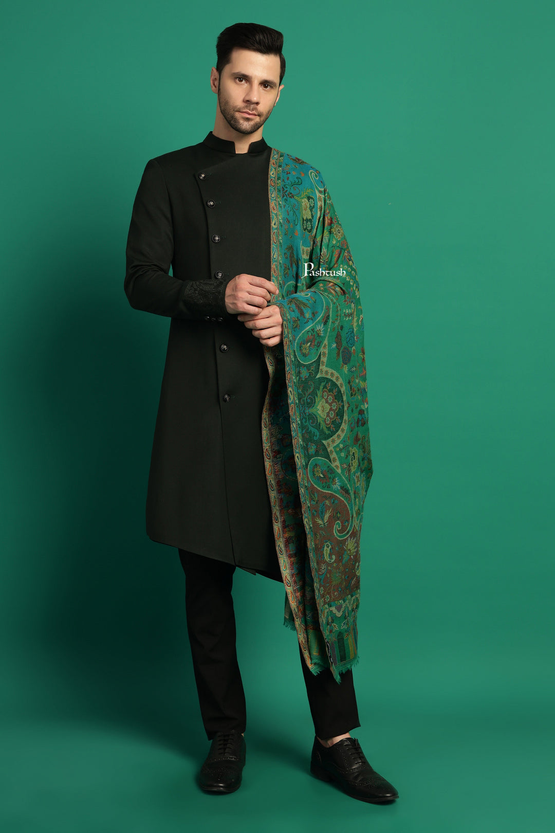 Pashtush India Gift Pack Pashtush His and Her Gift Set of 100% Pure Wool Stoles, Green and Black, Packaged in Keepsake Wooden Chester Gift Box