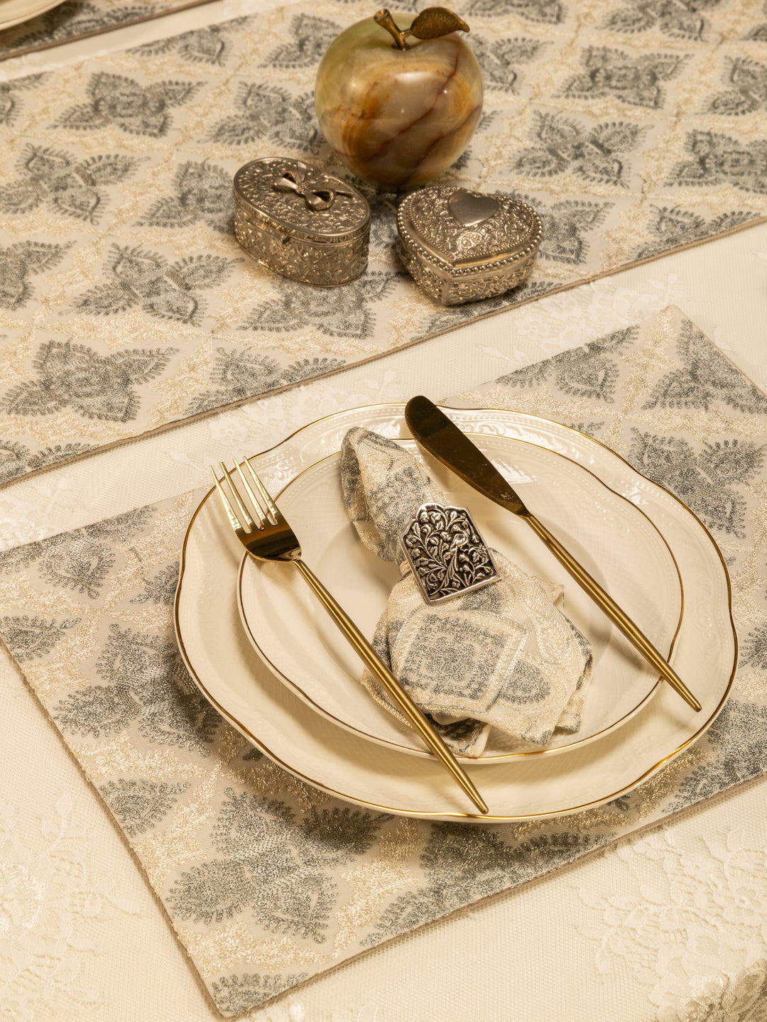 Pashtush India Gift Pack Pashtush Luxury Table Mats, Nalki Embroidery Collection, Ivory (Mats Only)