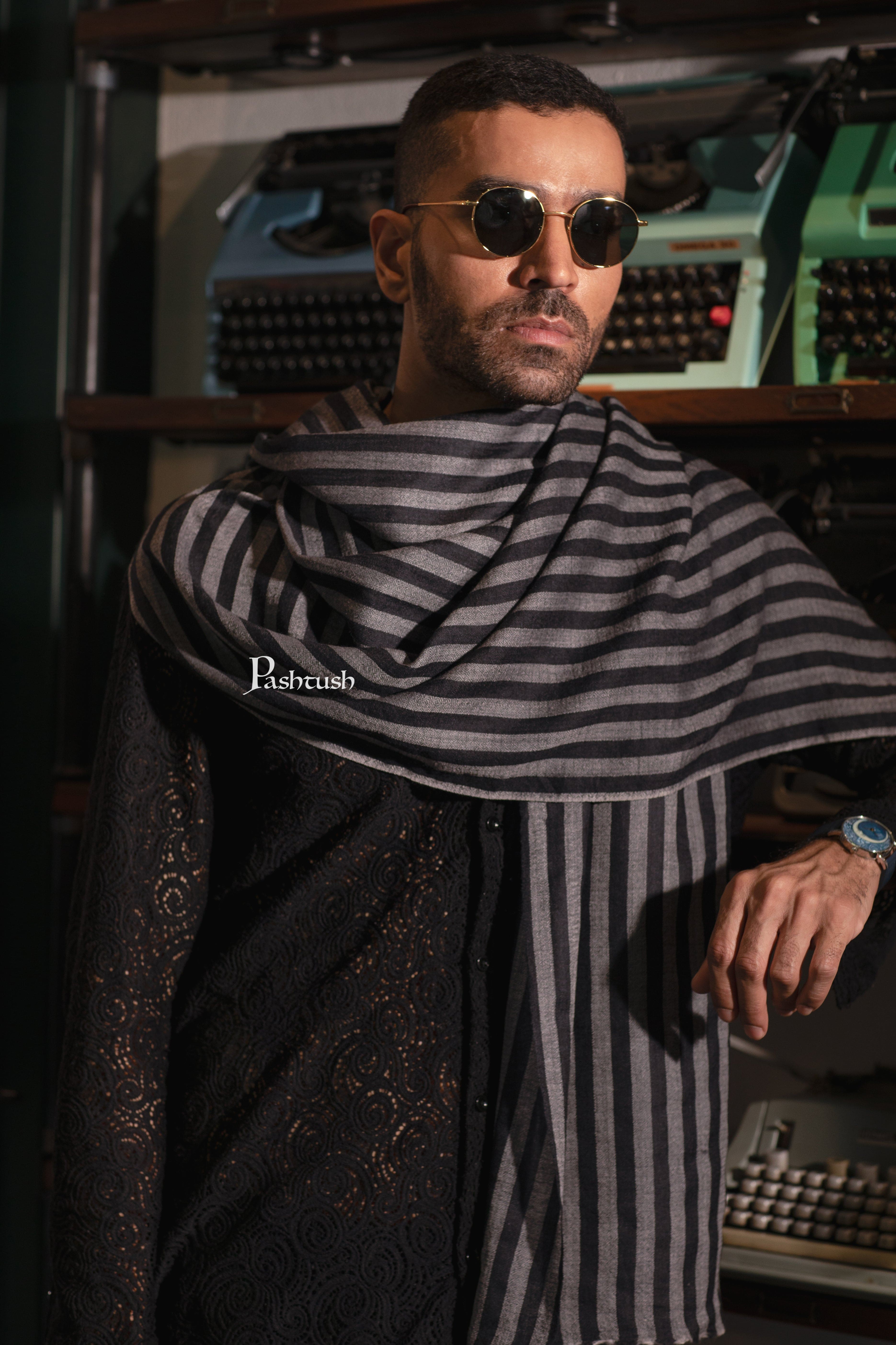 【Peter Do】Striped Scarf Black Peter Do】Striped Scarf Black Brushed Stripe Scarf Black & Strath