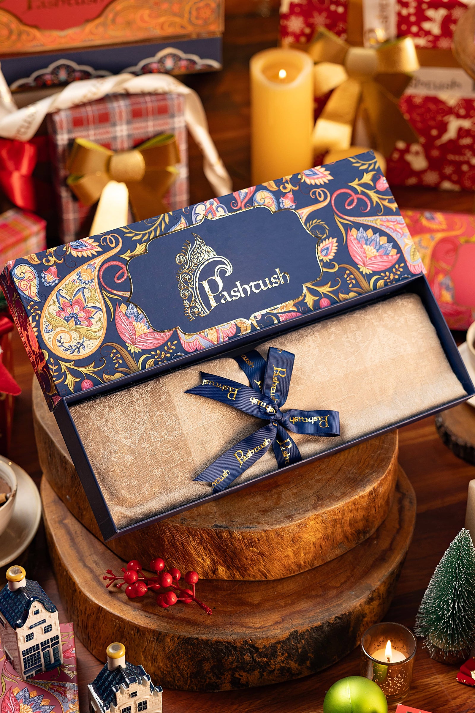 Pashtush India Gift Pack Pashtush Women'S Reversible Stole, With Paisley Weave, Neutral Beige Colour