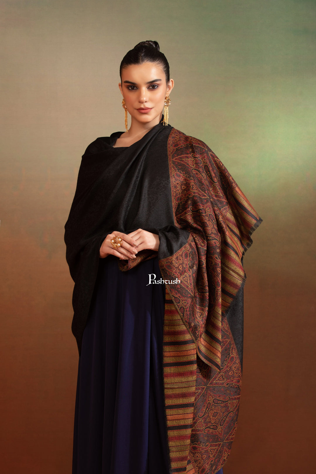 Pashtush India Womens Shawls Pashtush Womens Extra Fine Wool Shawl, Paisley Palla Woven Design, Black