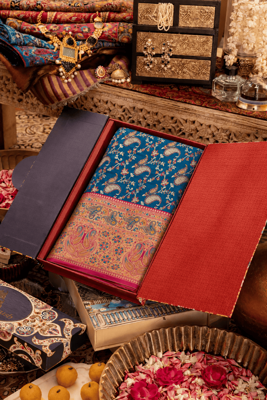 Pashtush Shawl Store Gift Pack Pashtush Womens Saree Gift Pack, Woven Art-Silk, Zari Weave Design, Royal Blue and Fuscia