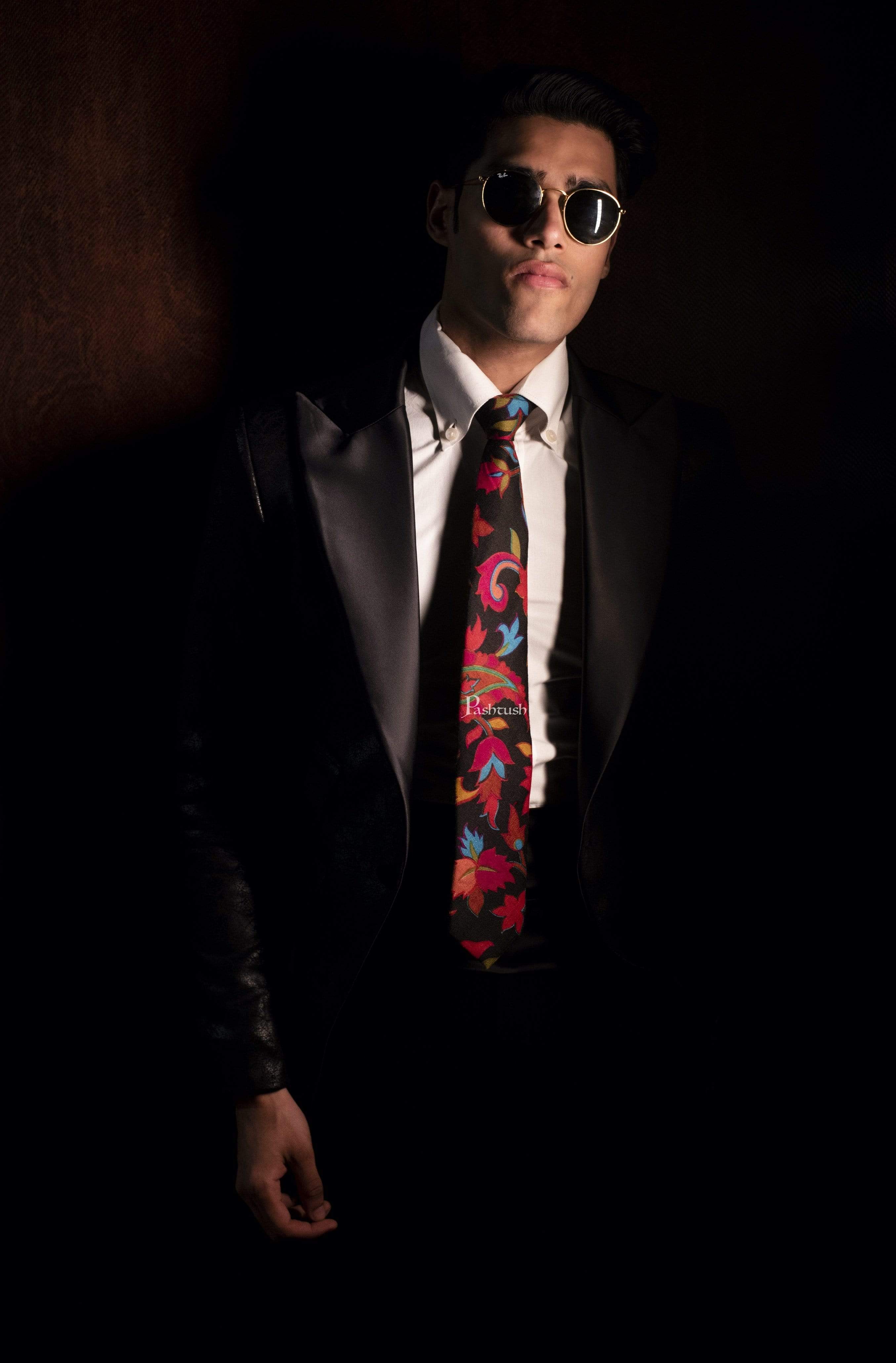 Pashtush India Tie Pashtush Mens Printed Necktie, Soft and Luxurious