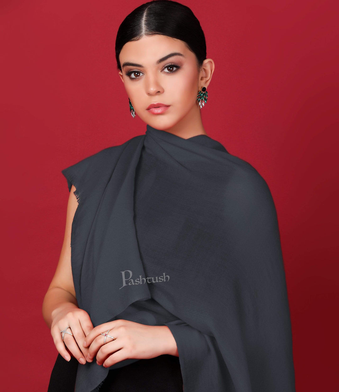 Pashtush Womens Cashmere Scarf, Diamond Weave, Charcoal Grey