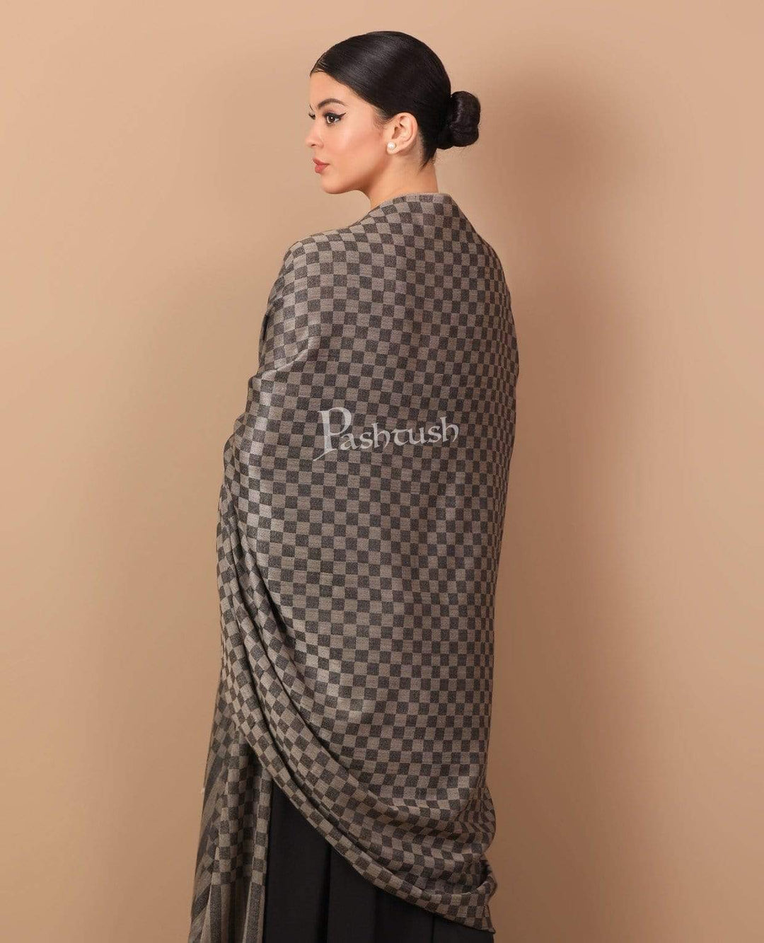 Pashtush Shawl Store Shawl Pashtush Womens Extra Fine Wool Shawl, Soft and Warm, Black, Chess Checks ( Large Wrap Size )
