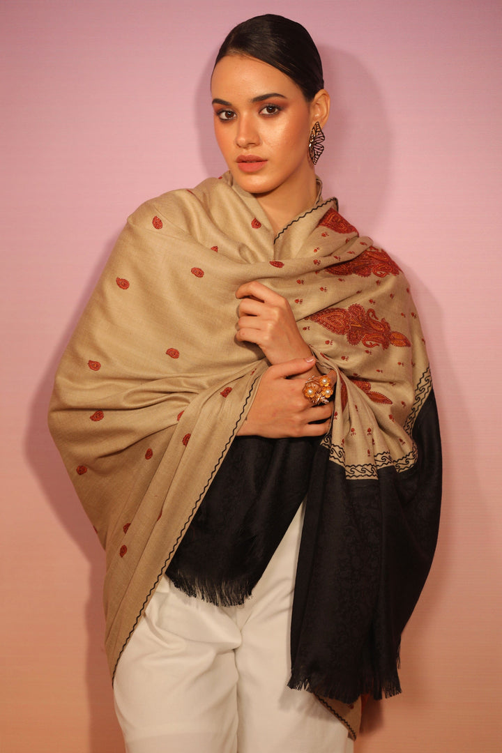 Pashtush womens Fine Wool shawl, pasiley design, Beige And Black
